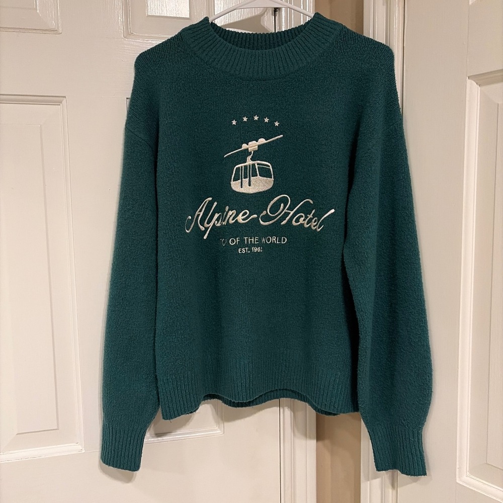 Universal Thread Womens Alpine Hotel Graphic Sweater Teal Green M Ski Embroidery